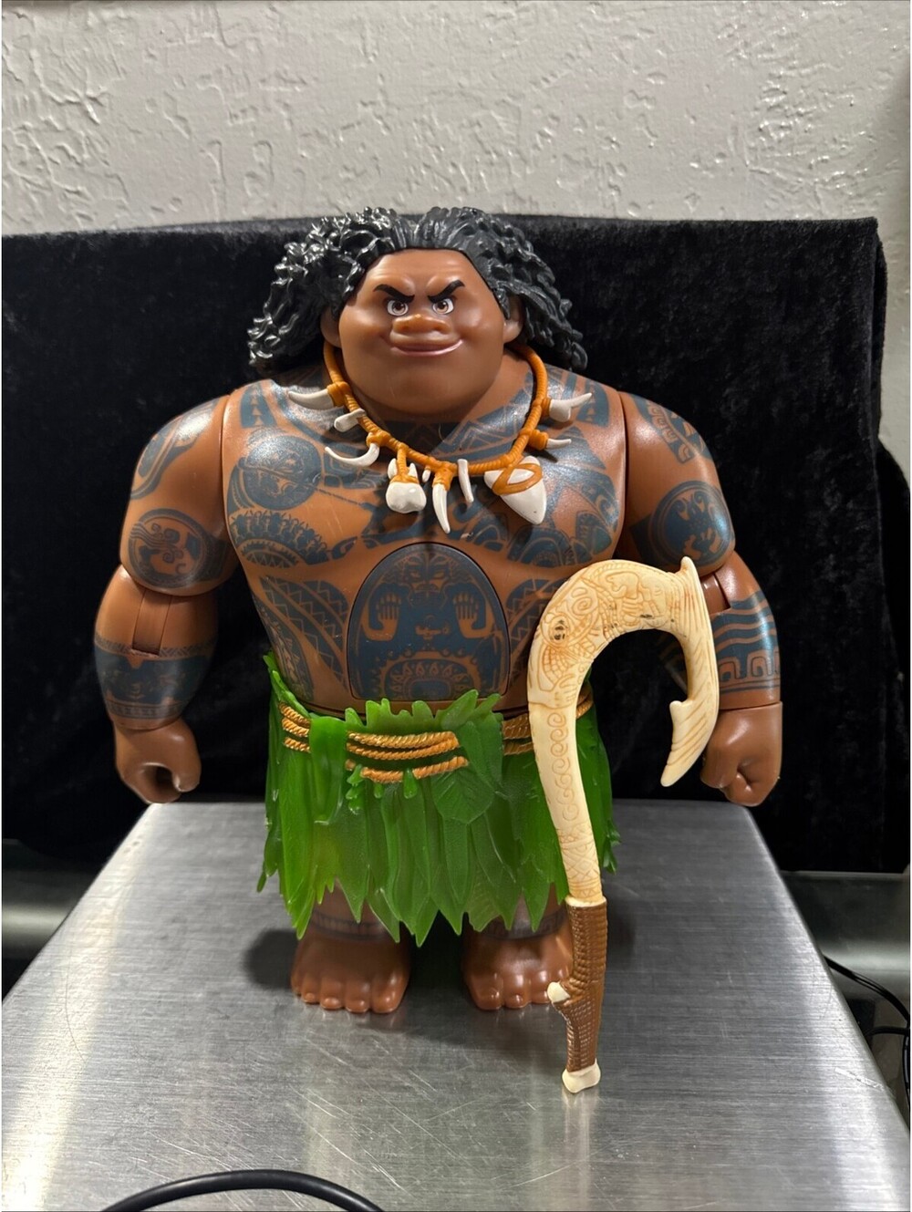 Disney Moana 10.5 Talking Maui Action Figure with Hook 2015